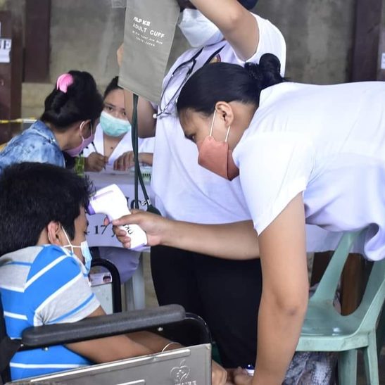 PH mulls scholarship contribution from countries hiring Filipino nurses